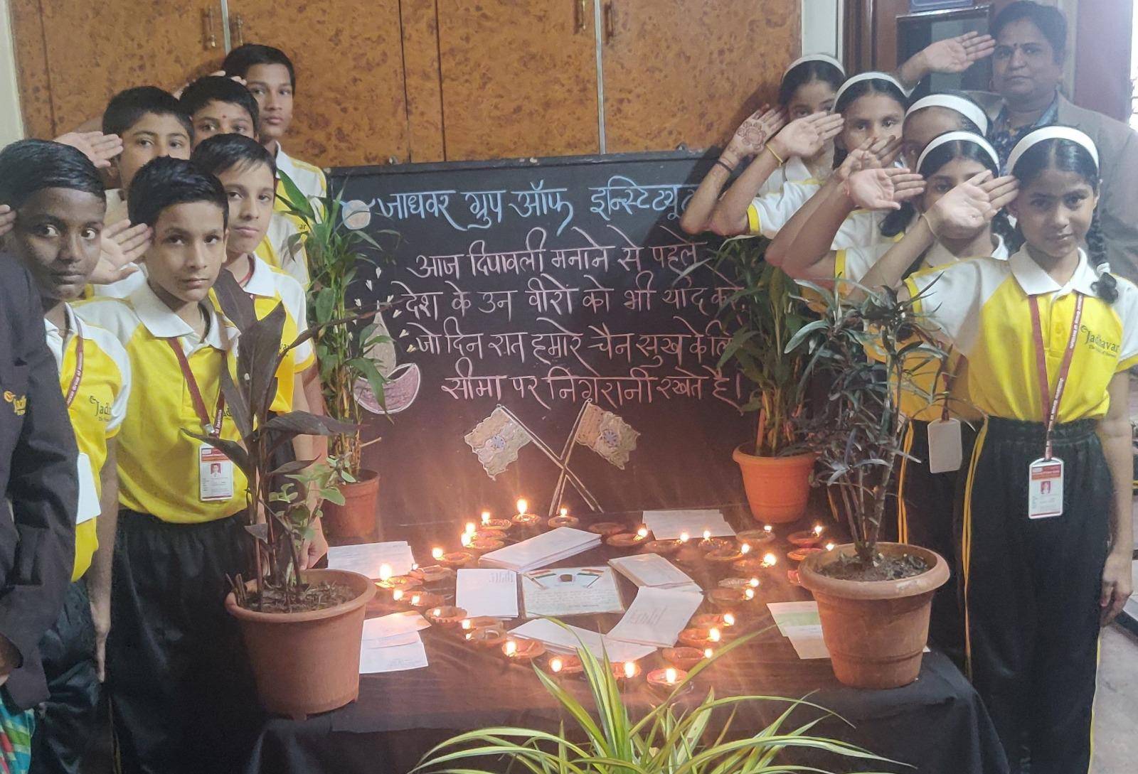 जाधवर इंस्टीट्यूट के 2 हजार छात्रों का प्रधानमंत्री और सैनिकों को पत्र