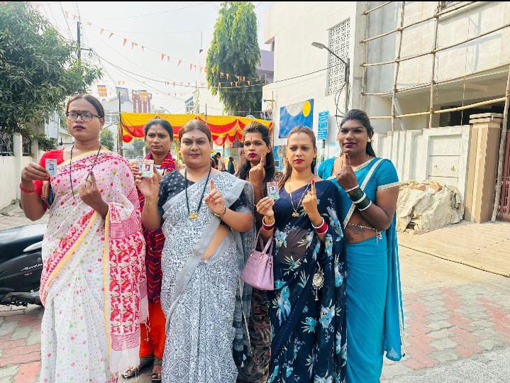 नागपुर में तृतीयपंथियों ने किया मतदान, की जनता से मतदान करने की अपील