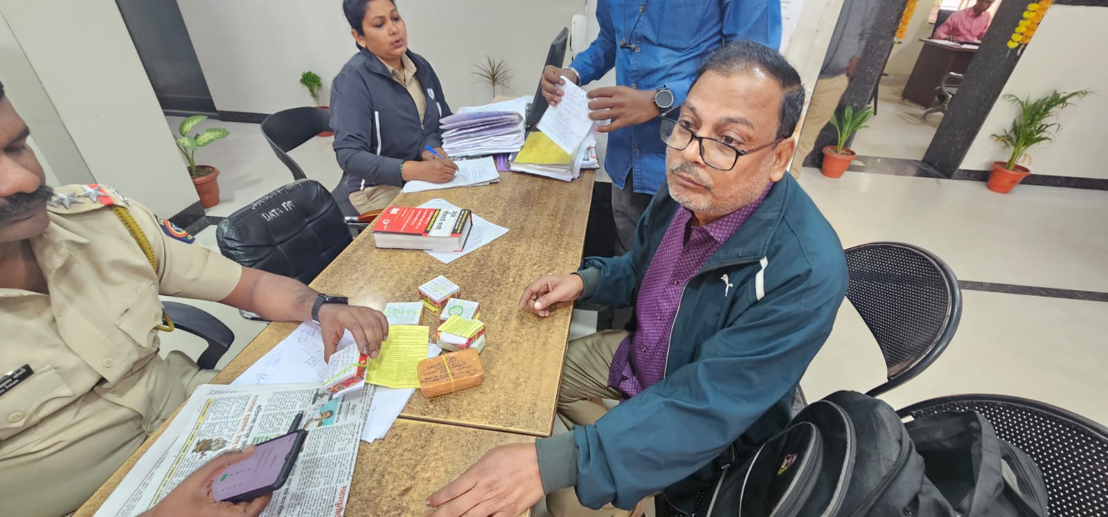 छत्रपति चौक पर संदिग्ध व्यक्ति के पास मिला सोना