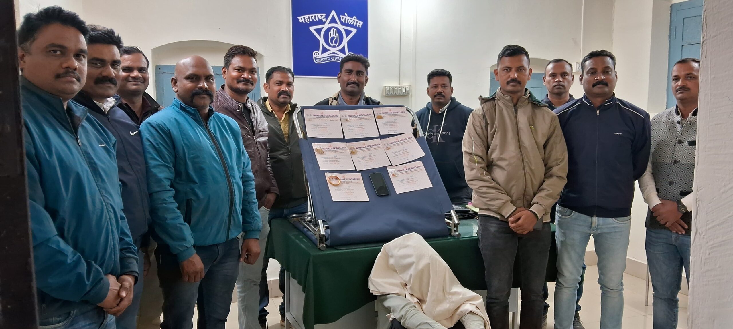 सराईत अपराधी गिरफ्तार, चोरी का सोना बरामद