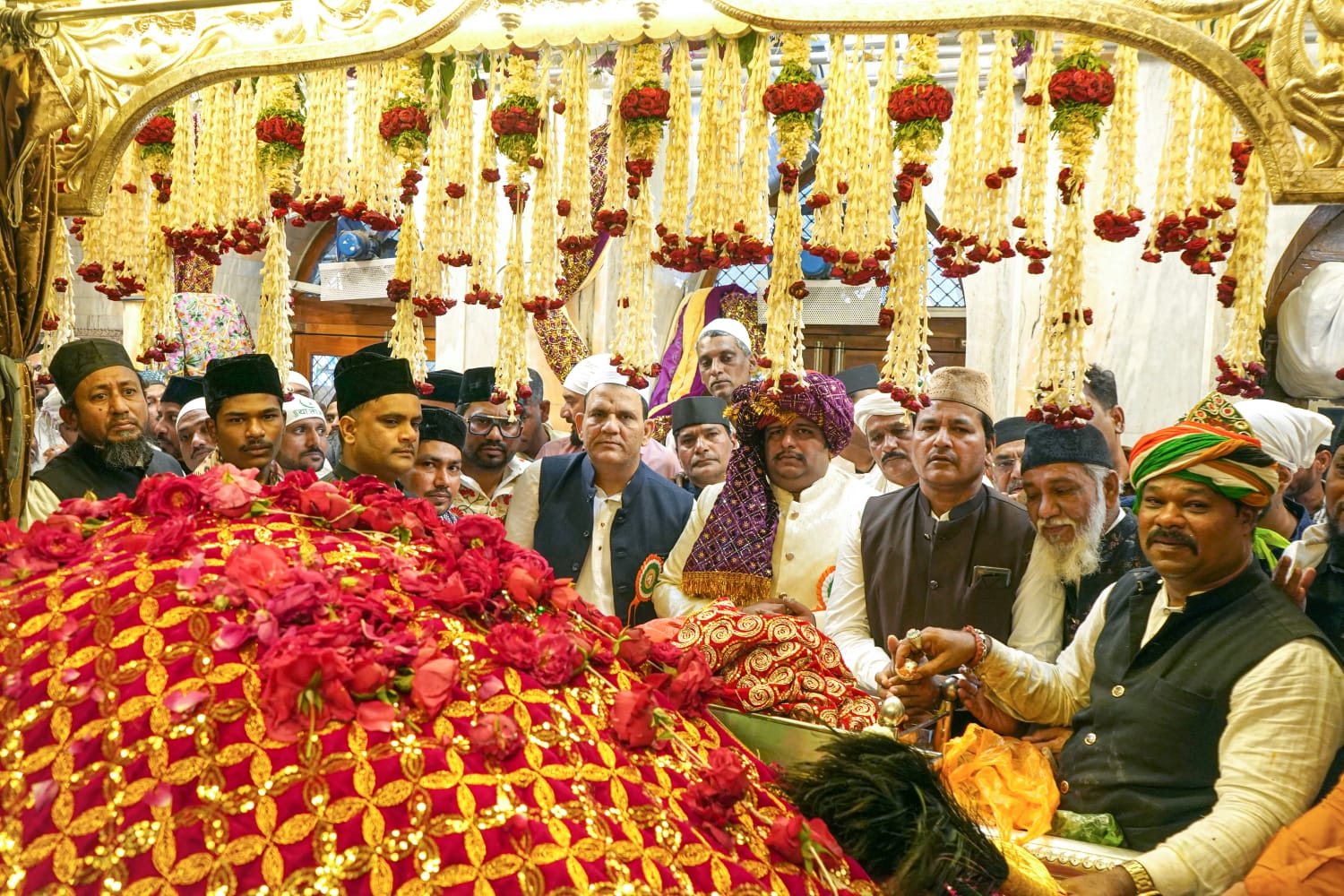 हर्सोल्लाष से मनाया गया बाबा ताजुद्दीन का जन्मोत्सव