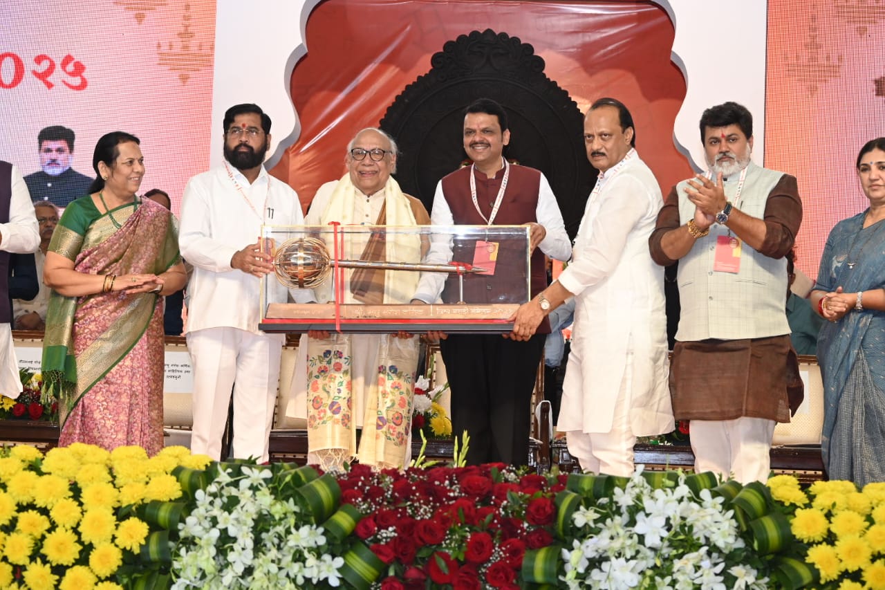 मुख्यमंत्री देवेंद्र फडणवीस ने किया विश्व मराठी संमेलन का उद्घाटन, कृत्रिम बुद्धिमत्ता का किया सुझाव