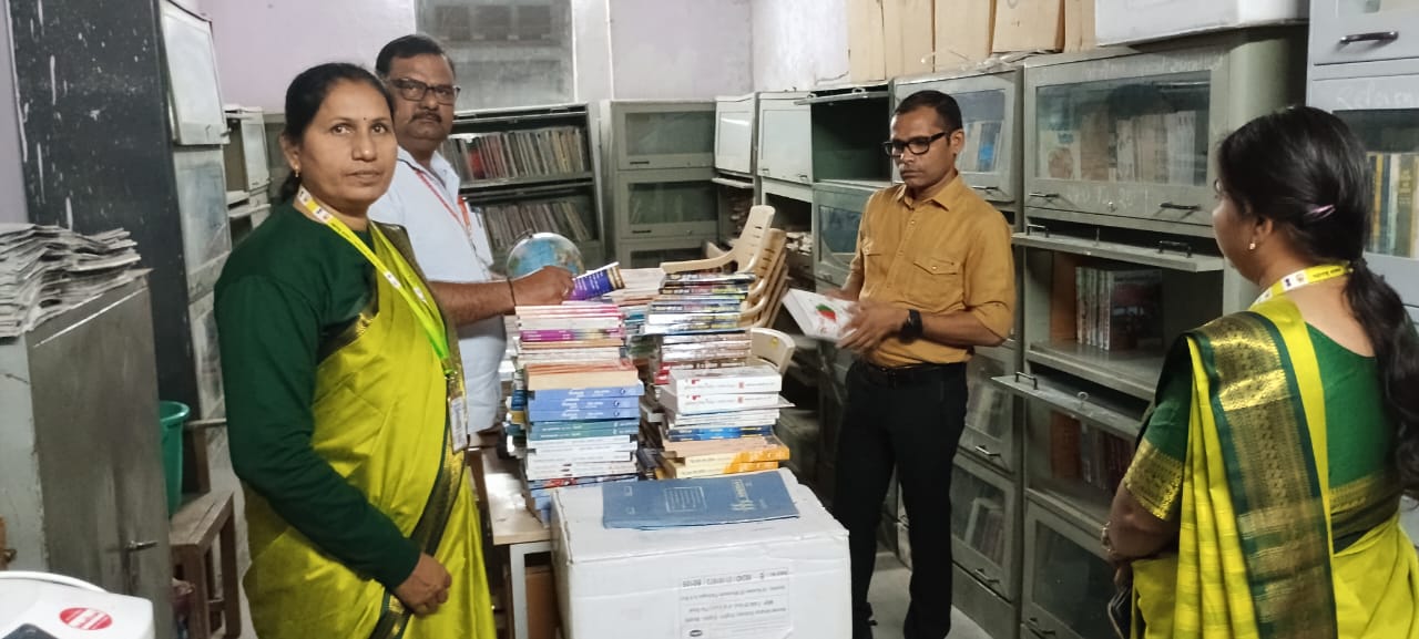 शासकीय आदिवासी आश्रमशालाओं में अधिकारियों का रात्रि प्रवास