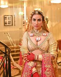 Cannes 2025 में राजस्थानी लुक में छाई Ruchi Gujjar